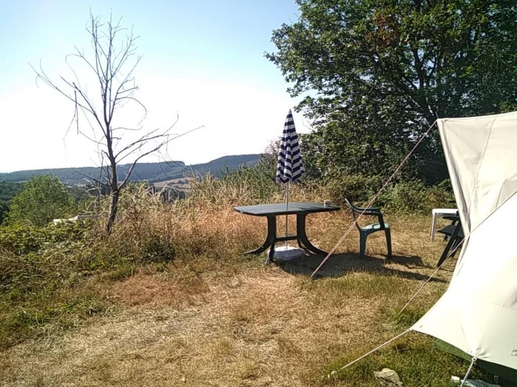 Camping La Foret Du Morvan Larochemillay Exterior foto
